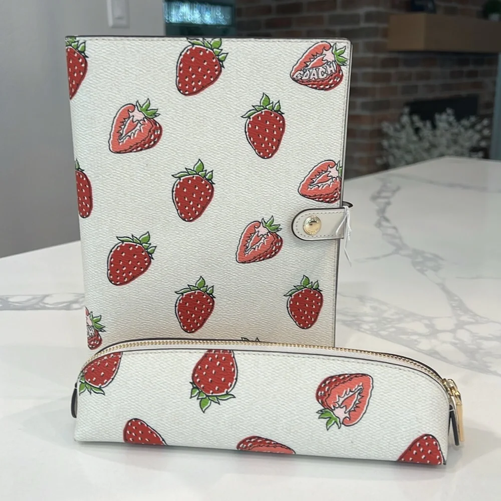 Cute.🍓Coach🍓Notebook &✏️✏️Case. - Picture 2 of 16